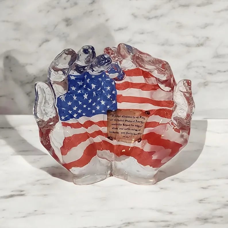 Patriotic Hand Sculpture: American Flag Pledge of Allegiance Decor for Home & Office - Unique Statue