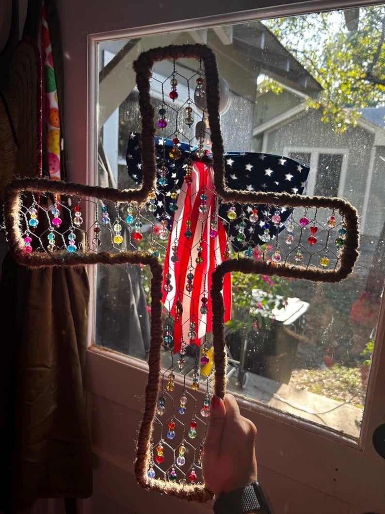 ✝️Handmade Cross Suncatcher | Rustic Beaded Chicken Wire Window Decor