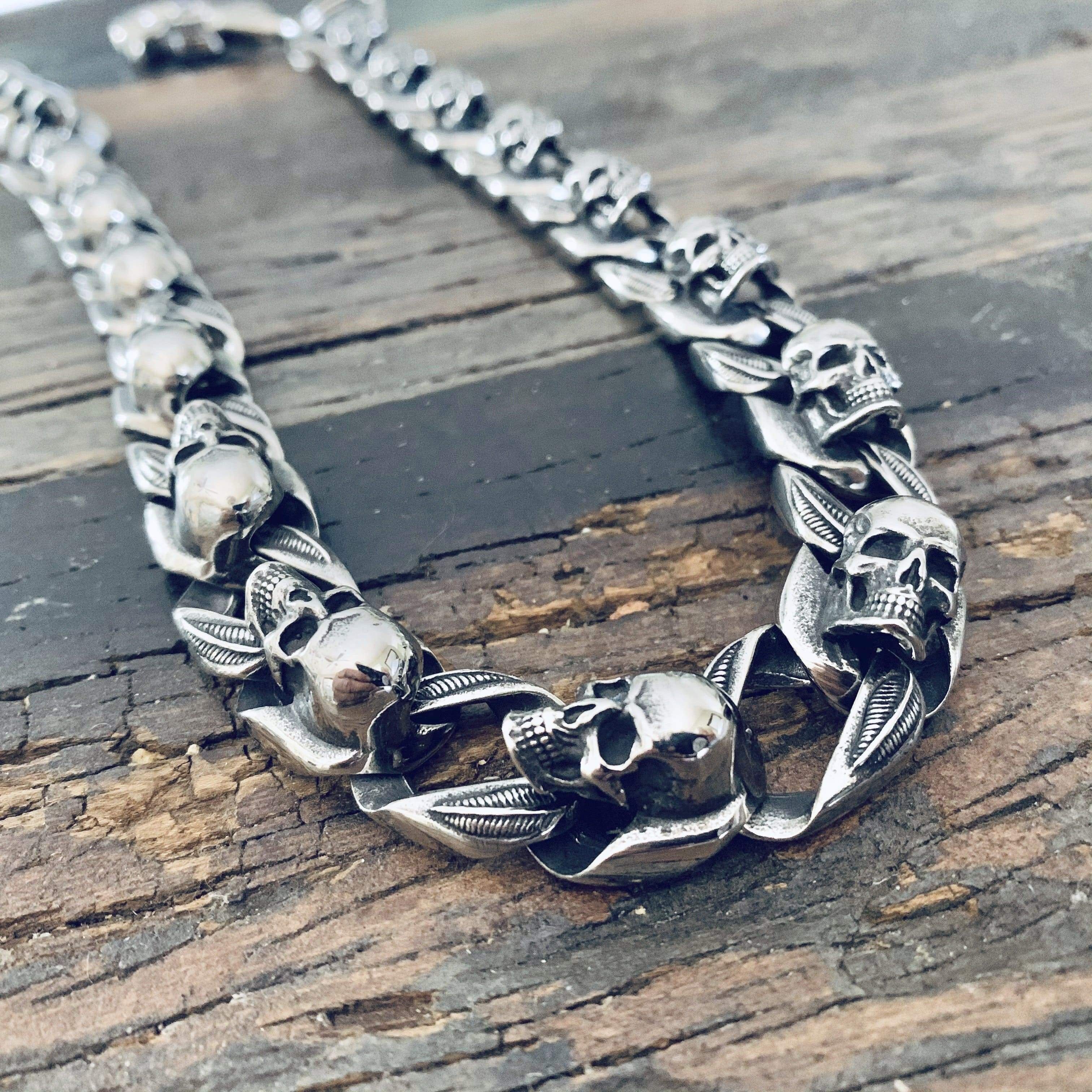 🔥LAST 4 HOURS 57% OFF -☠️"Road Warrior" Skull Wallet Chain- Links made of Skulls