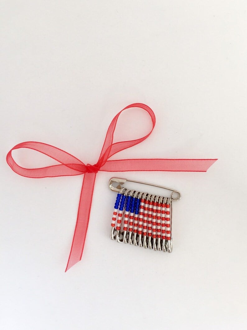 🔥Black Friday Sale: Save $10-🎄Holiday Charm Beaded Pin Collection