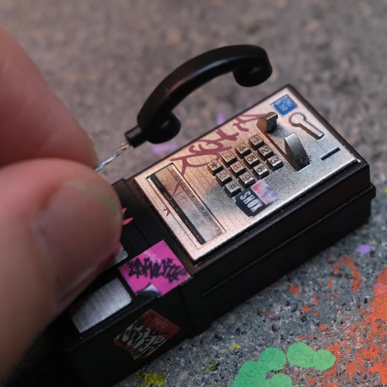 🌟 1:12 Handcrafted Wall Payphone – LED Lights & Removable Handset