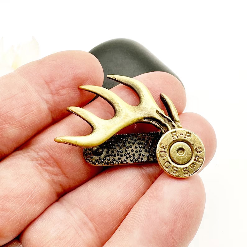 Hunter hat clip