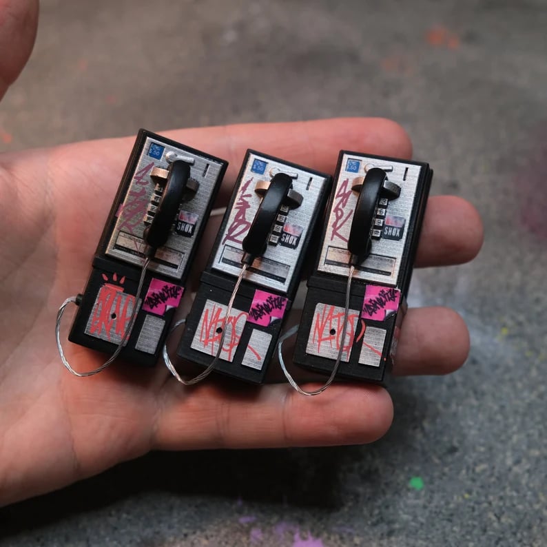 🌟 1:12 Handcrafted Wall Payphone – LED Lights & Removable Handset