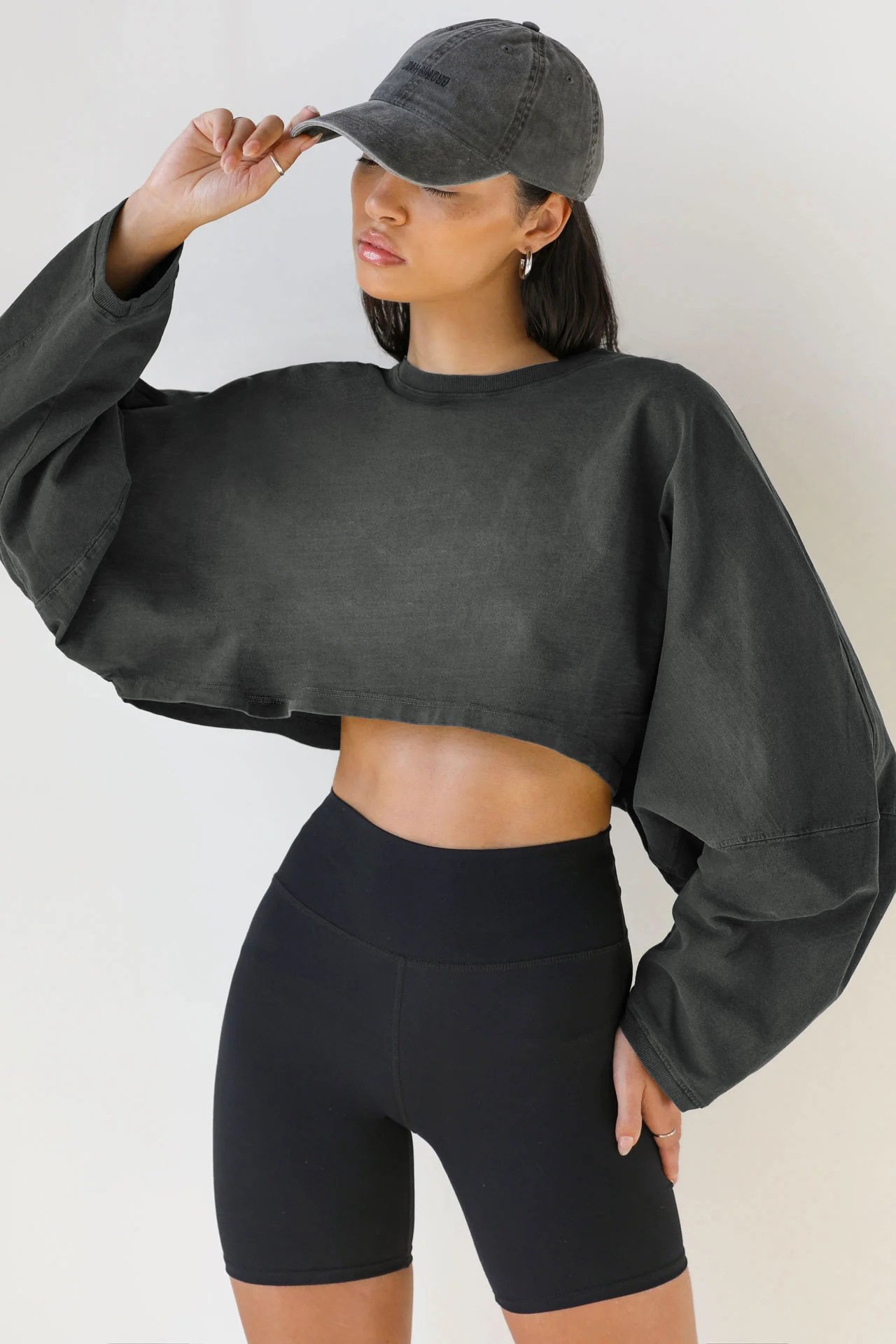 🔥LAST DAY 49% OFF - Women Long Sleeve Cropped Sweatshirt Oversized Crew Neck Workout Tops