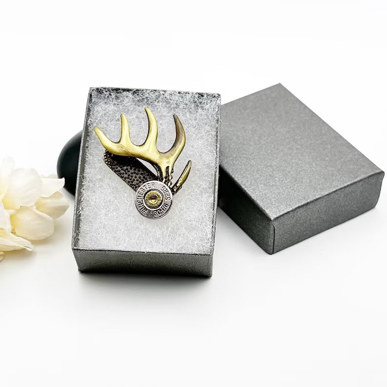 Hunter hat clip