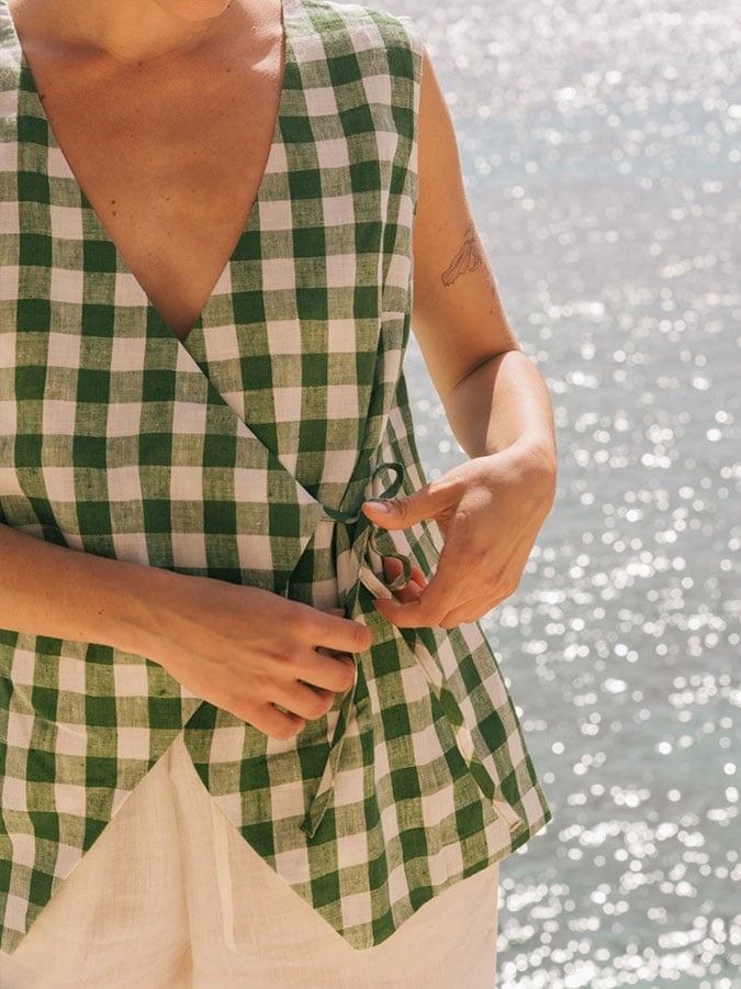 Women's cotton and linen plaid tie sleeveless shirt