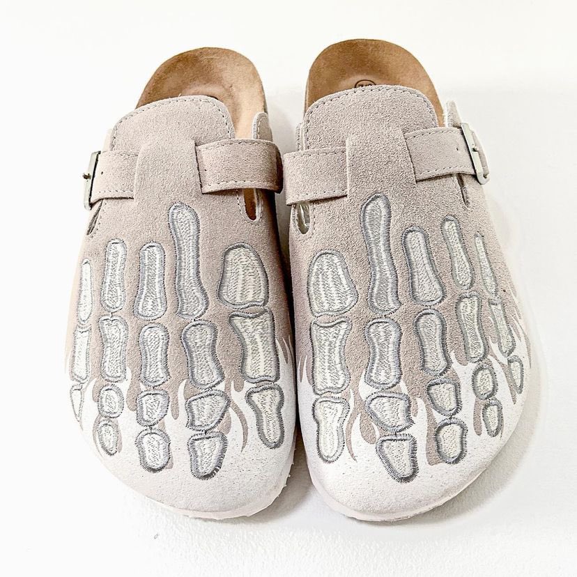 SOLESKELLY CLOGS