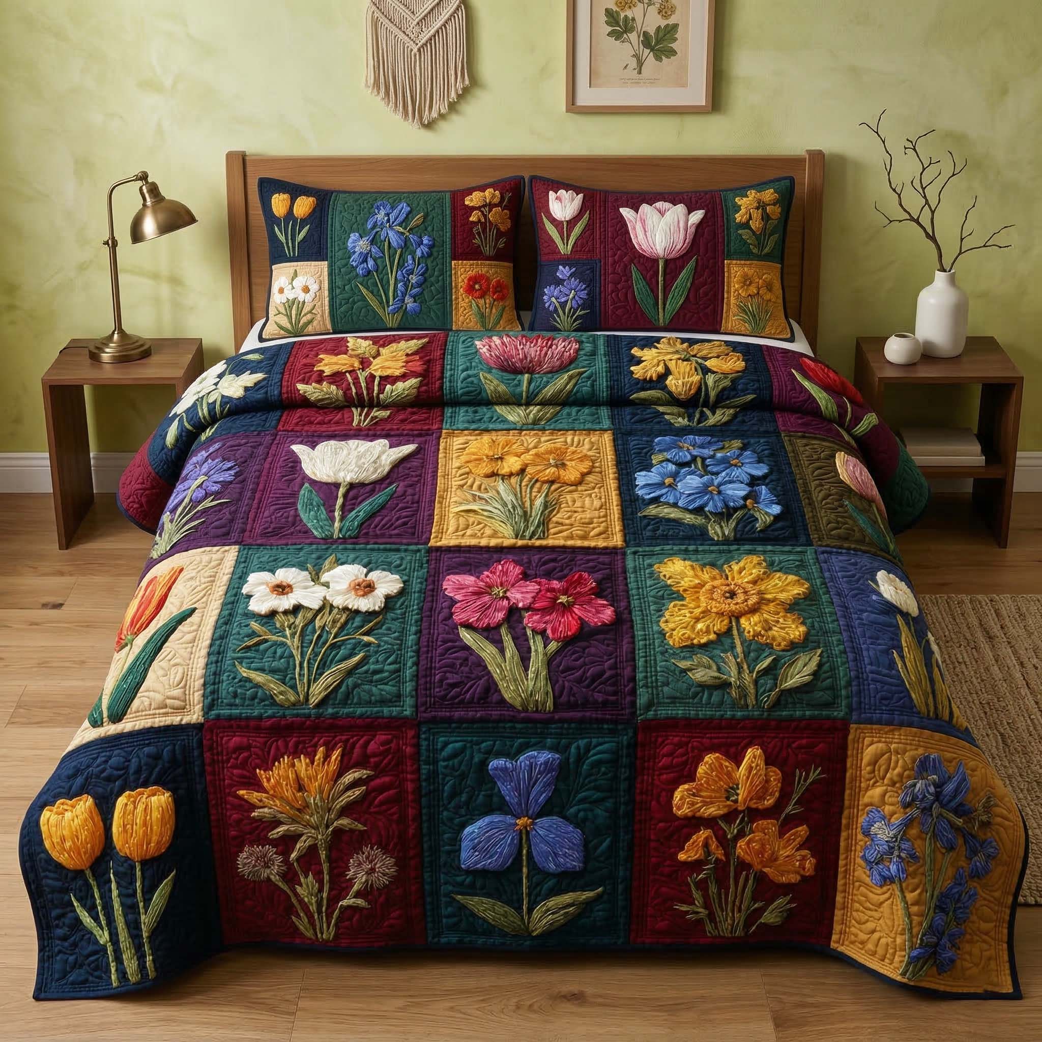 Floral Patchwork 3-Piece Quilted Bedding Set GFTOQM3705