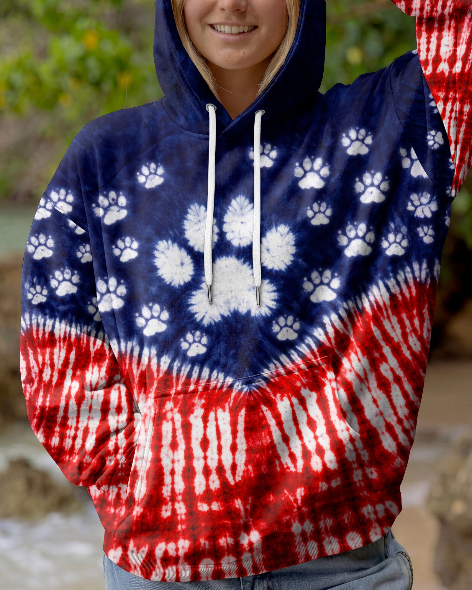 PAW PRINT AMERICAN FLAG V SWIRL ALL OVER PRINT - TLTW1803263