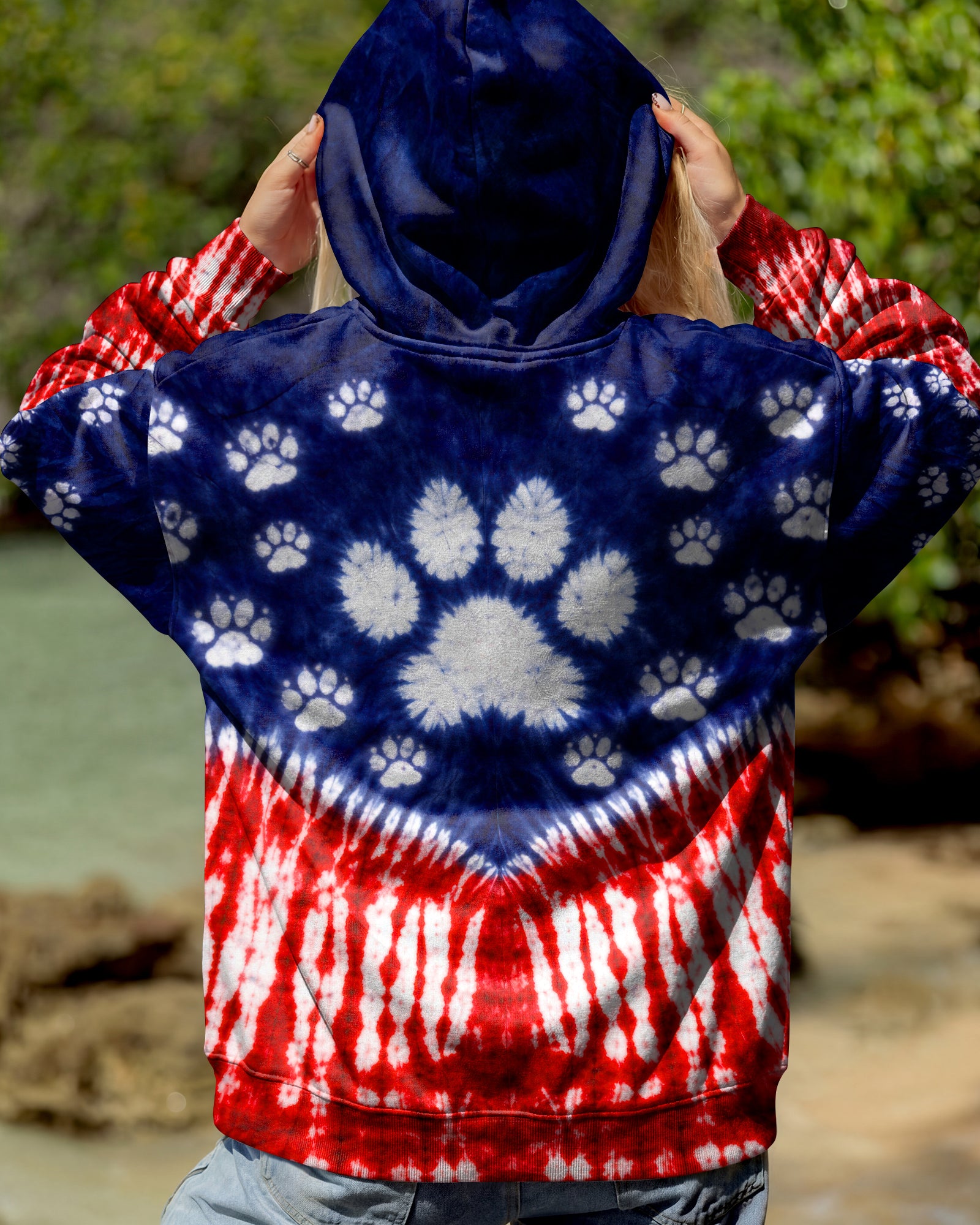 PAW PRINT AMERICAN FLAG V SWIRL ALL OVER PRINT - TLTW1803263