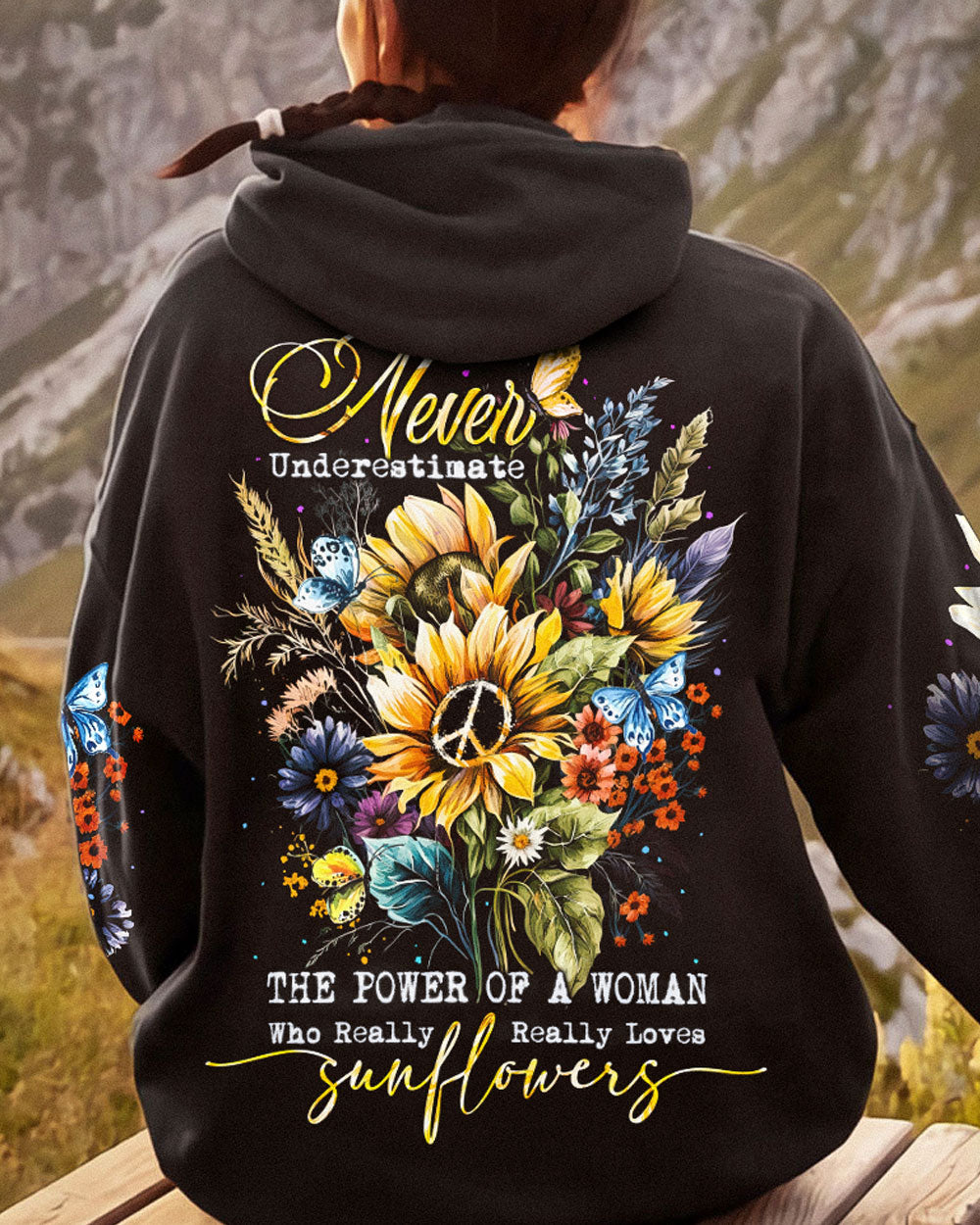 NEVER UNDERESTIMATE THE POWER OF A WOMAN WHO LOVES SUNFLOWERS ALL OVER PRINT - TA2802231