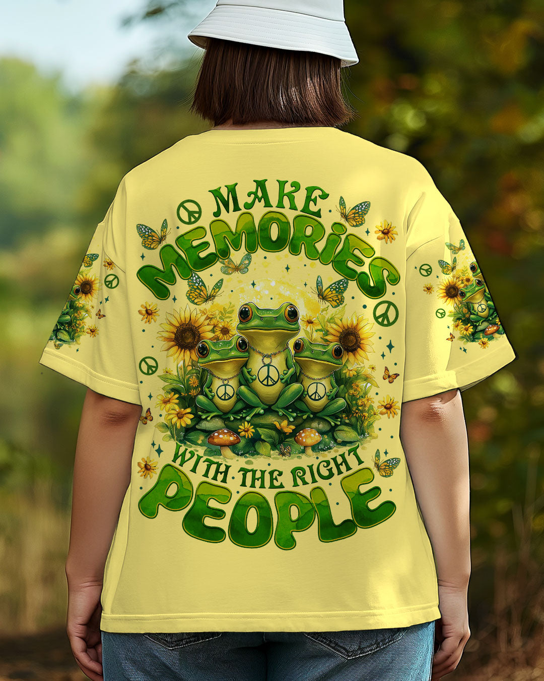 MAKE MEMORIES WITH THE RIGHT PEOPLE FROGS ALL OVER PRINT - TYTM1803252