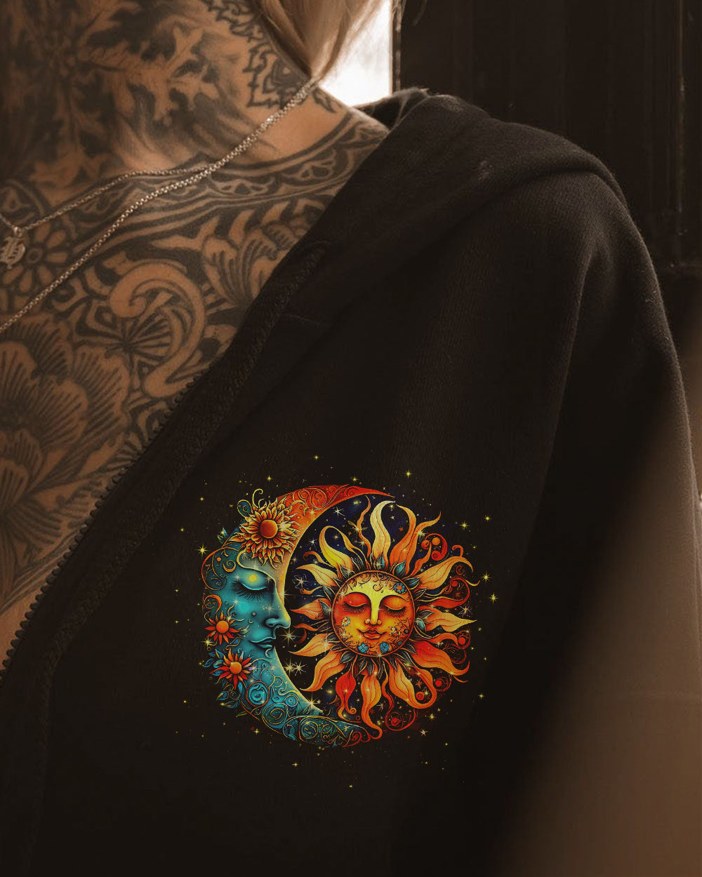 THE SUN WATCHES WHAT I DO ALL OVER PRINT - TYTD2104232