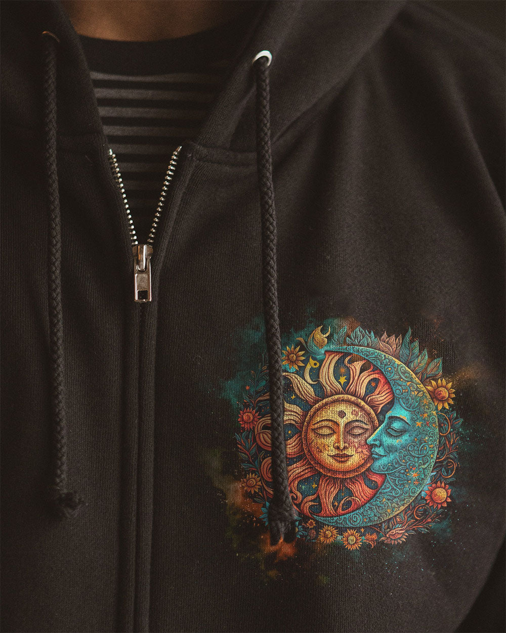 THE SUN WATCHES WHAT I DO ALL OVER PRINT - YHHG0905233