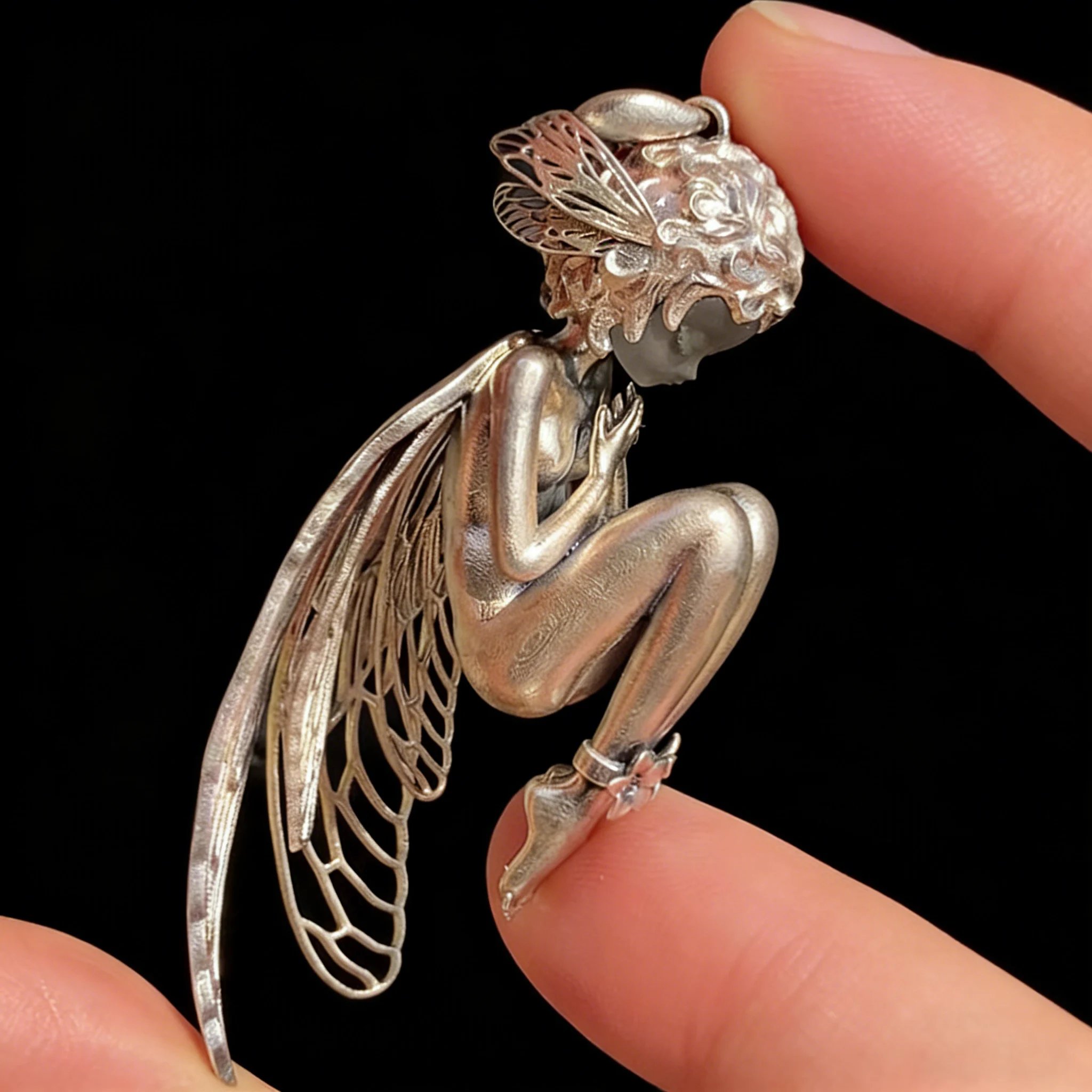 🔥❤️Silent Angel Pendant（Buy two items for free shipping）