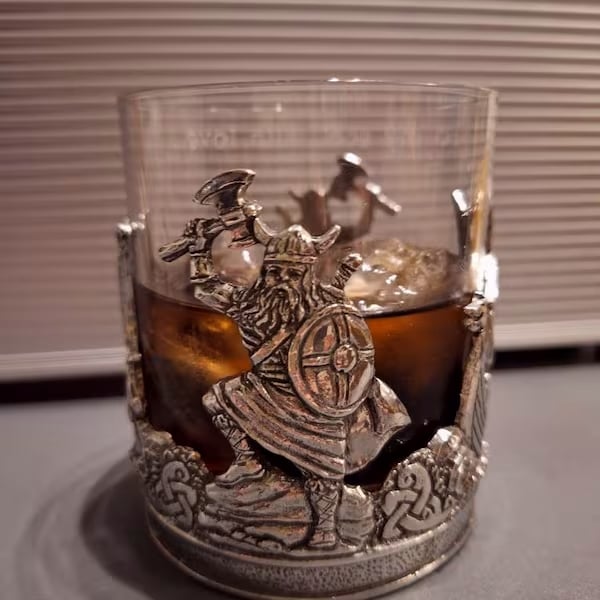 🔥Last 4 hours 57% OFF -🥃Mineral Crystal Viking Whisky Tumbler