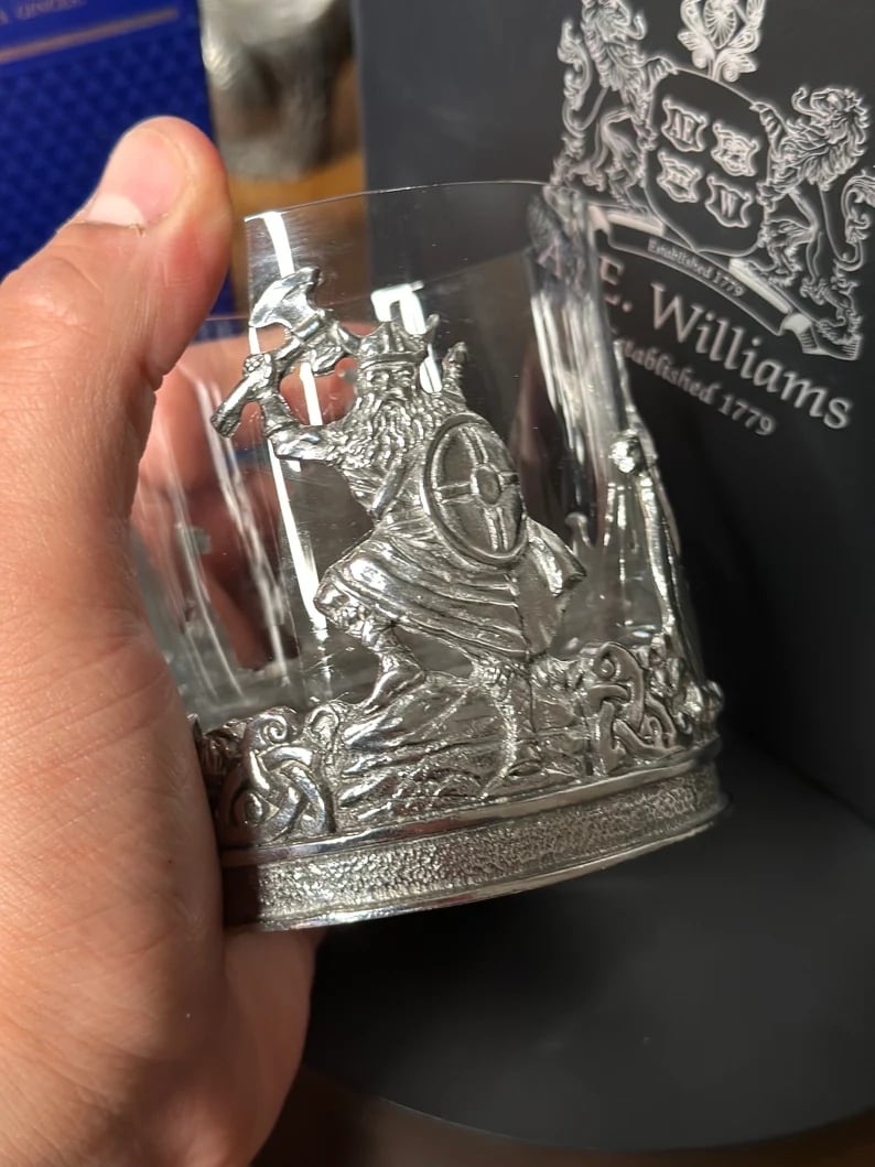 🔥Last 4 hours 57% OFF -🥃Mineral Crystal Viking Whisky Tumbler