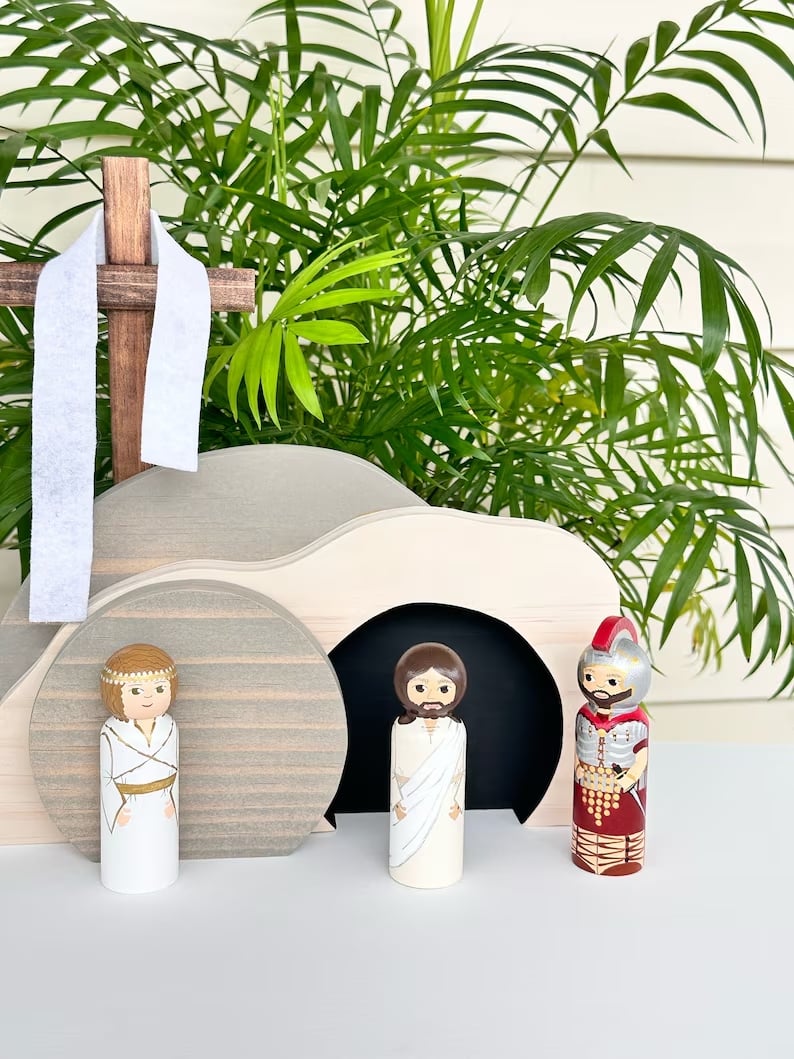 Easter early sale discount 49%---Wooden Easter Figurines Set