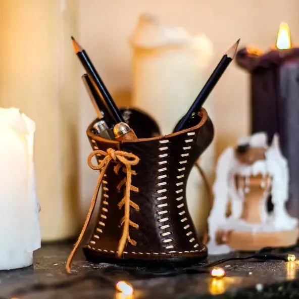 🔥Last 4 hours Sale: Save $20 -✨ Corset Pencil Cup – Elegance Meets Organization!