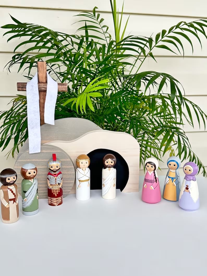 Easter early sale discount 49%---Wooden Easter Figurines Set