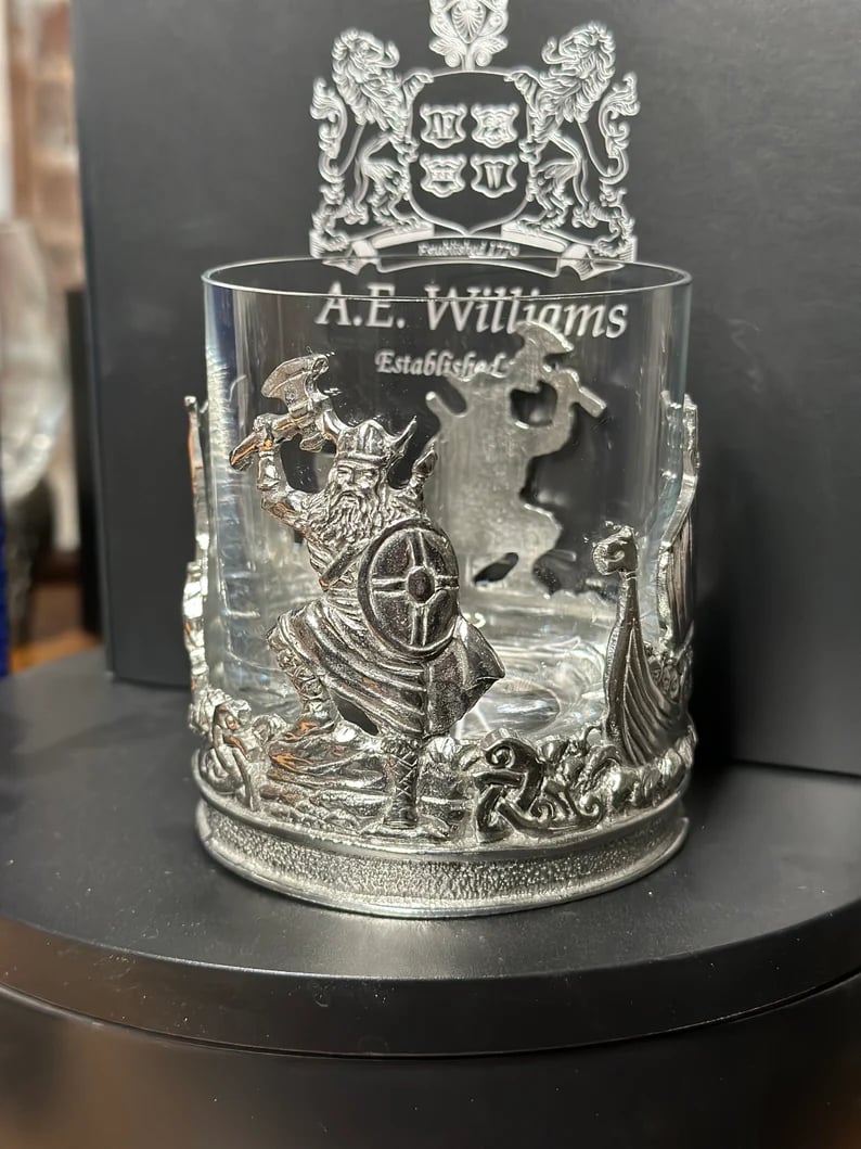 🔥Last 4 hours 57% OFF -🥃Mineral Crystal Viking Whisky Tumbler
