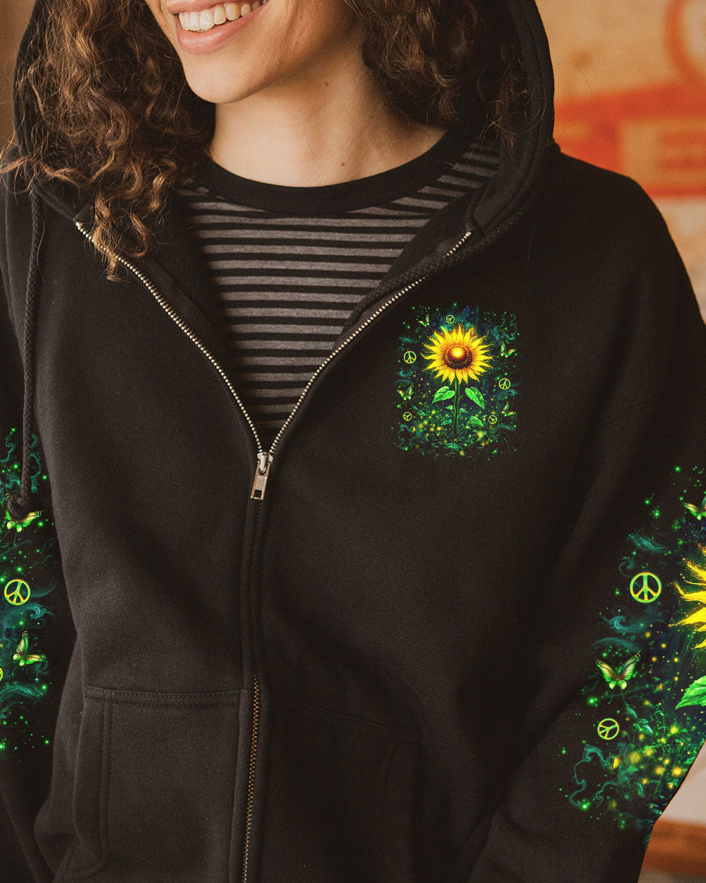 IN A WORLD FULL OF ROSES BE A SUNFLOWER ALL OVER PRINT - TLNO0404252