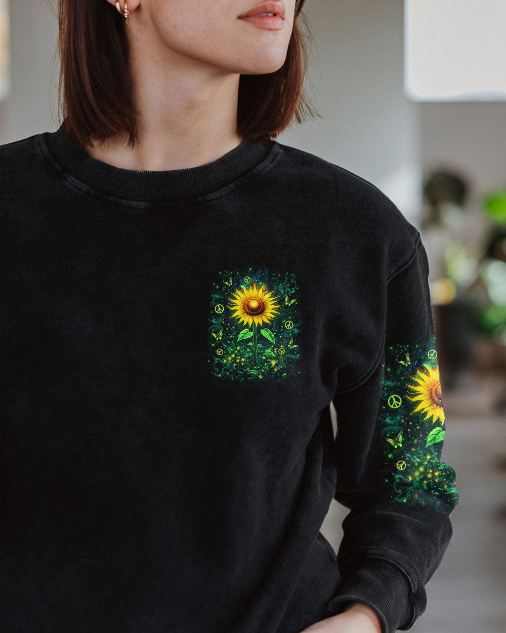IN A WORLD FULL OF ROSES BE A SUNFLOWER ALL OVER PRINT - TLNO0404252