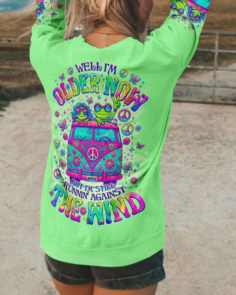 RUNNING AGAINST THE WIND BUS FROG ALL OVER PRINT - TLNO0805252