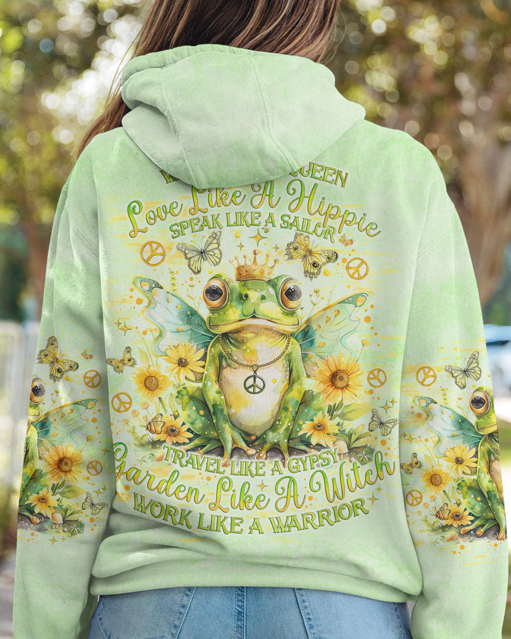 WALK LIKE A QUEEN FROG ALL OVER PRINT - TLNO2504242