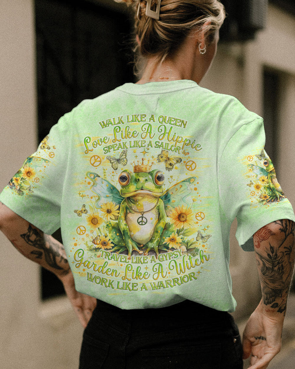 WALK LIKE A QUEEN FROG ALL OVER PRINT - TLNO2504242