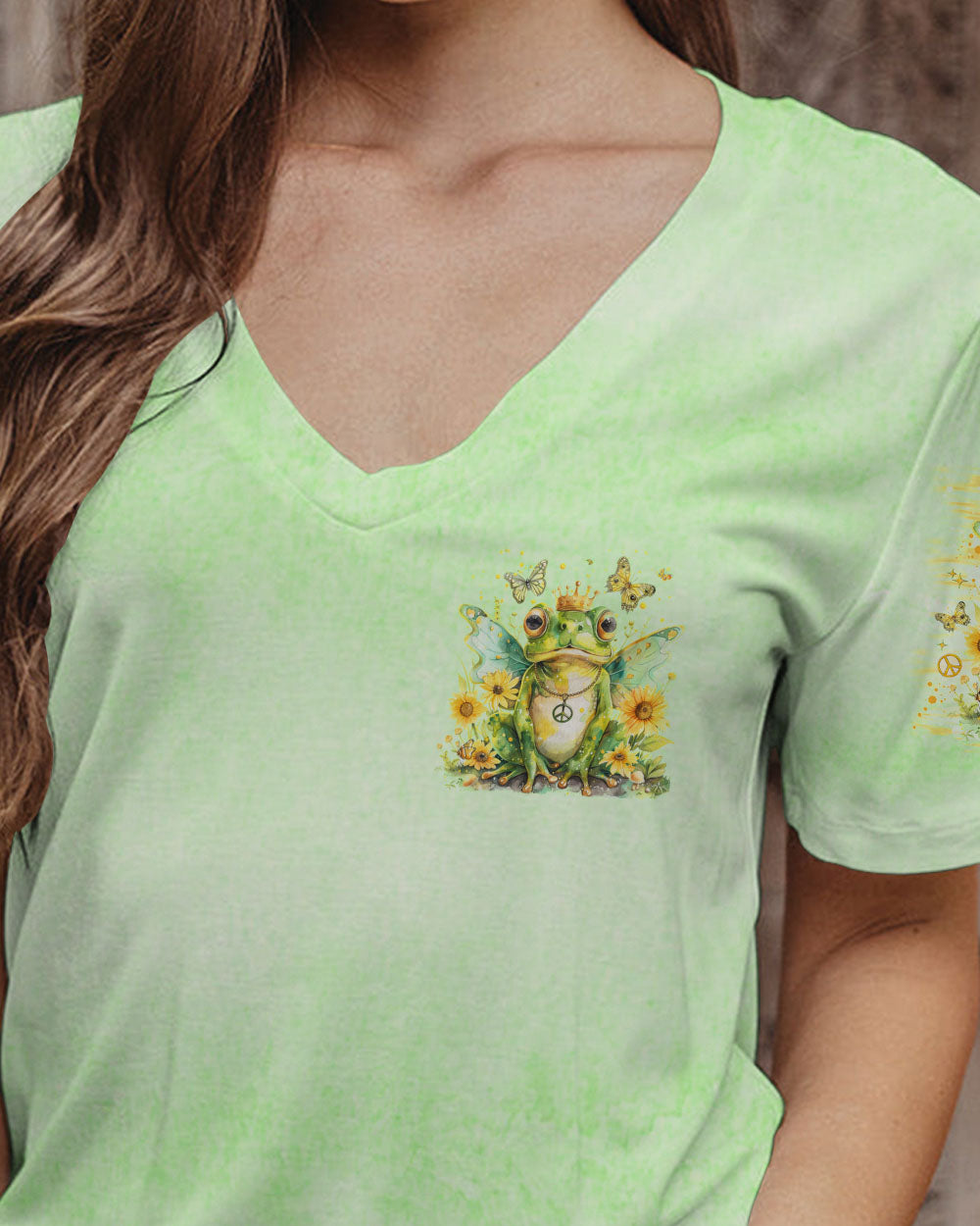 WALK LIKE A QUEEN FROG ALL OVER PRINT - TLNO2504242