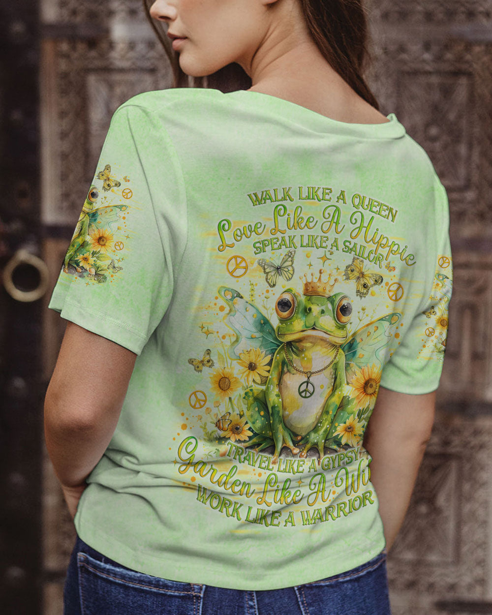 WALK LIKE A QUEEN FROG ALL OVER PRINT - TLNO2504242