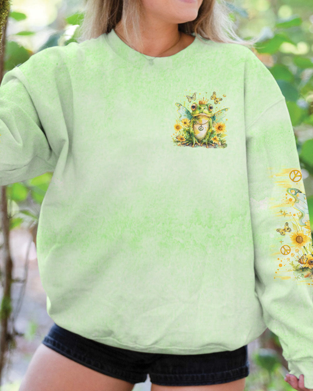 WALK LIKE A QUEEN FROG ALL OVER PRINT - TLNO2504242
