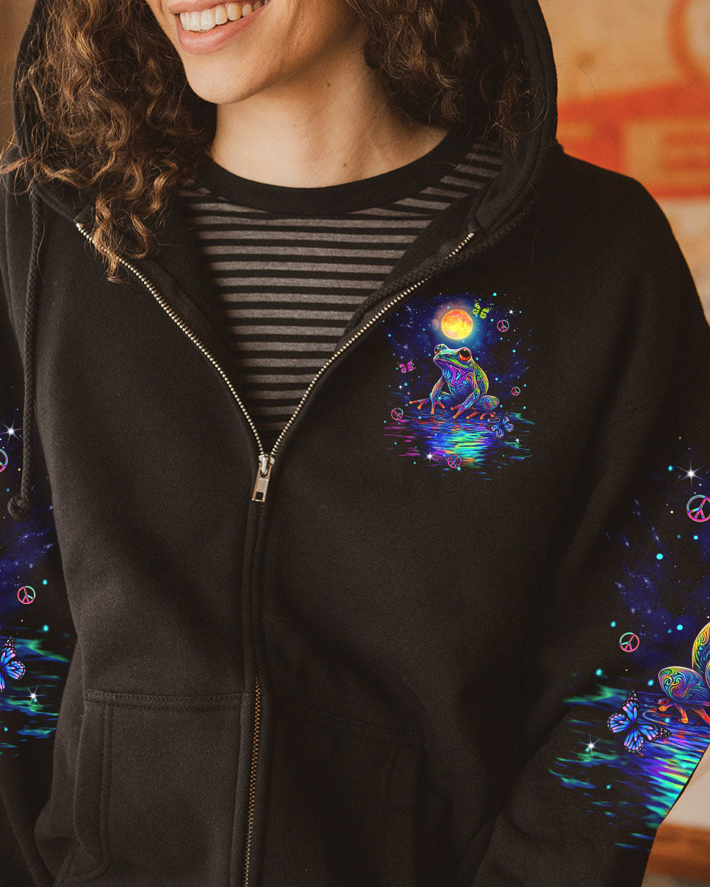 THE MOON SEES YOUR SOUL FROG ALL OVER PRINT - TLNT1403253