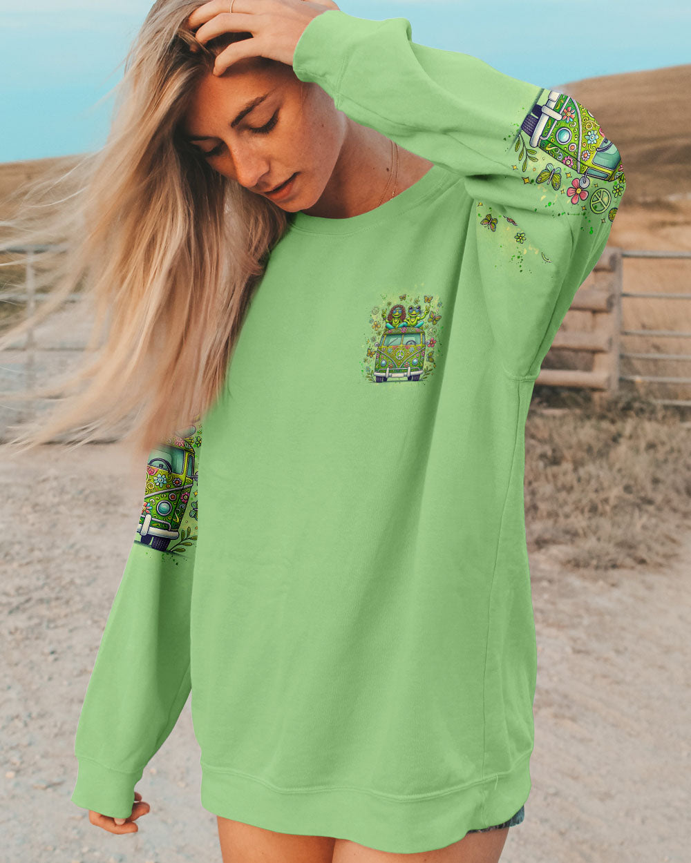 RUNNING AGAINST THE WIND BUS FROG ALL OVER PRINT - TLNZ0711243
