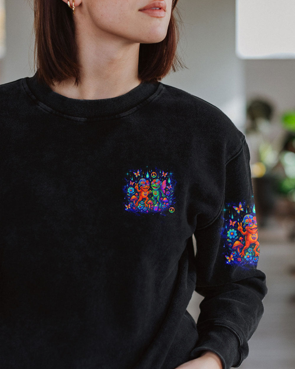 JUST KEEP ON CHILLING STAY WILD AND FREE FROG ALL OVER PRINT - TLNZ1504251