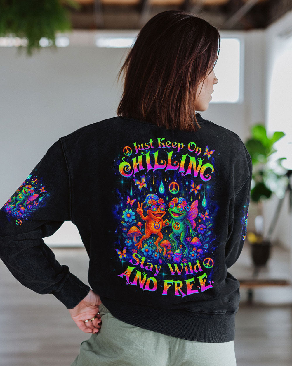 JUST KEEP ON CHILLING STAY WILD AND FREE FROG ALL OVER PRINT - TLNZ1504251