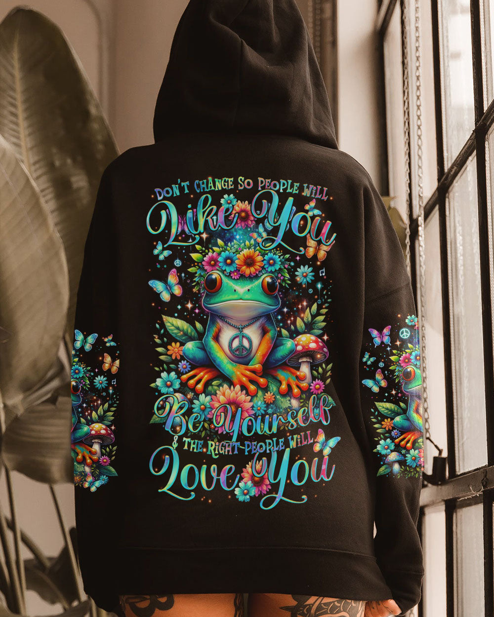 THE RIGHT PEOPLE WILL LOVE YOU FROG ALL OVER PRINT - TLTR2301244