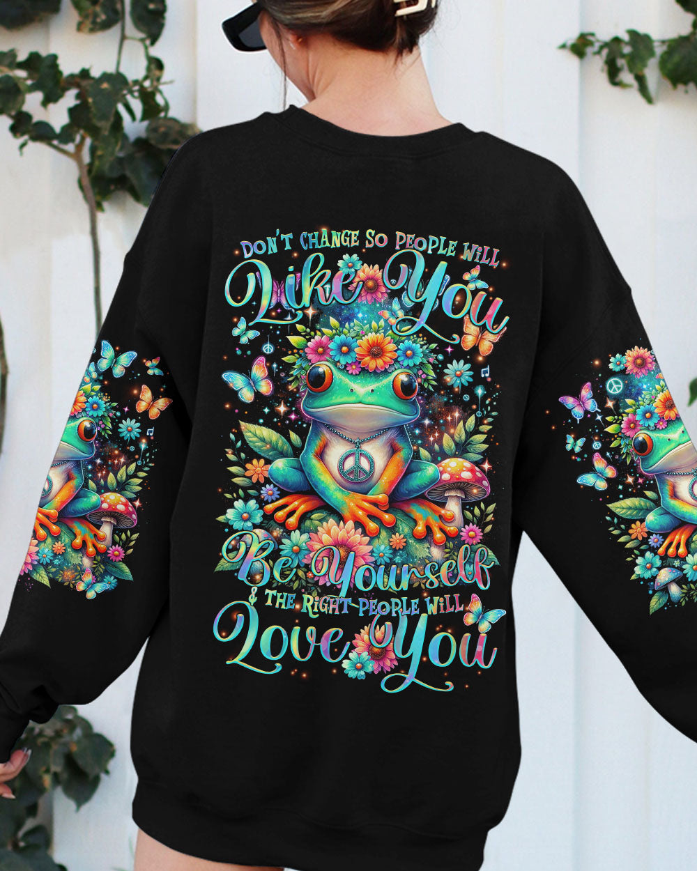 THE RIGHT PEOPLE WILL LOVE YOU FROG ALL OVER PRINT - TLTR2301244