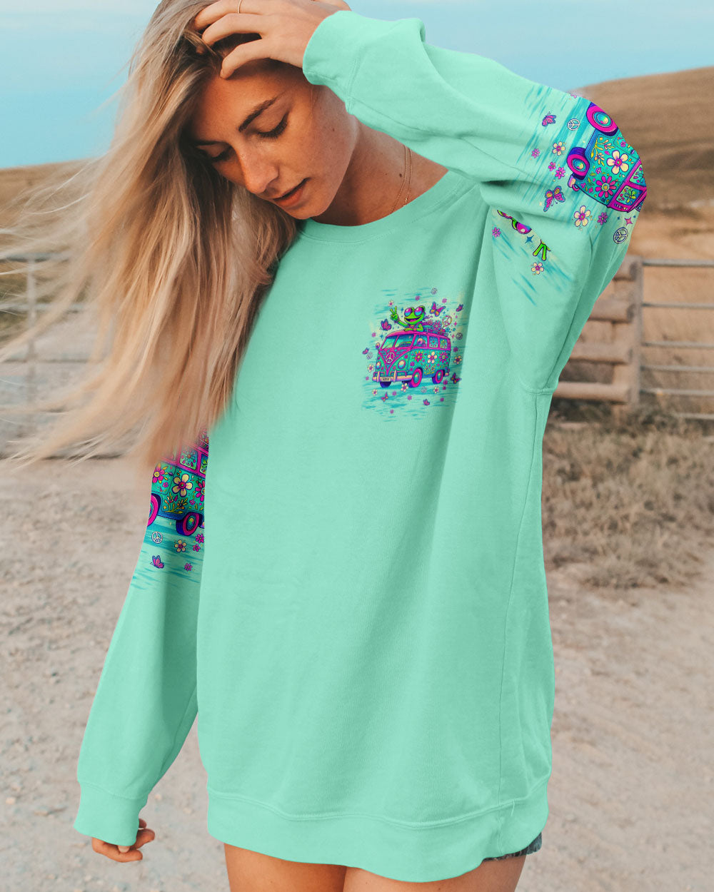 RUNNING AGAINST THE WIND BUS FROG ALL OVER PRINT - TLTW1610243