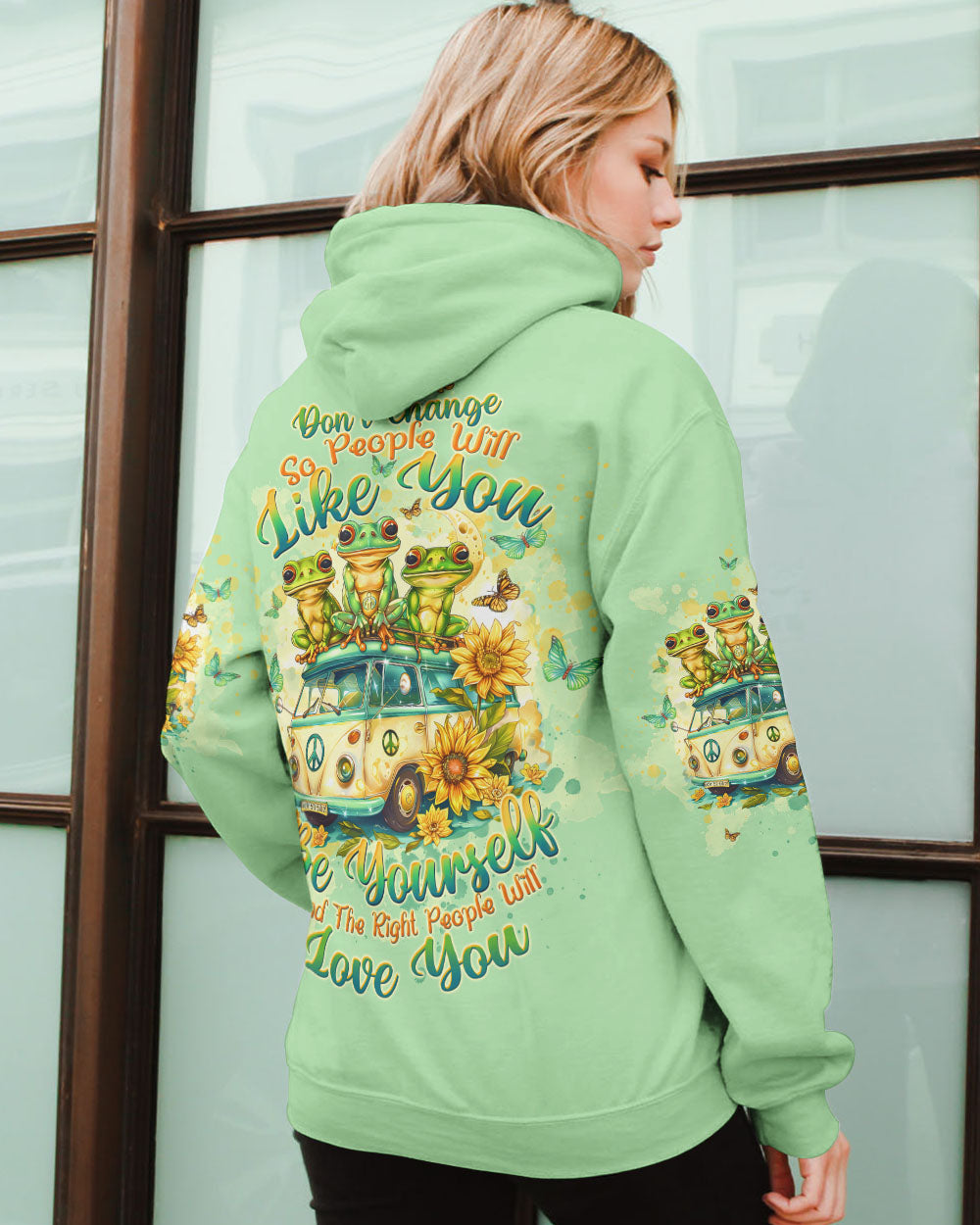 THE RIGHT PEOPLE WILL LOVE YOU FROG ALL OVER PRINT - TLTW1903243