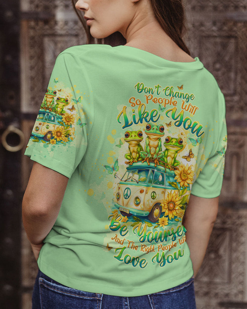 THE RIGHT PEOPLE WILL LOVE YOU FROG ALL OVER PRINT - TLTW1903243