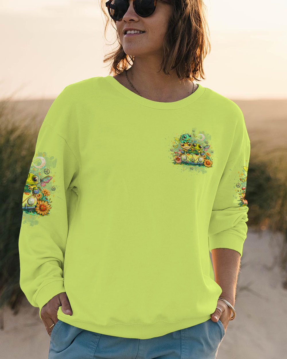 LET'S GO GIRLS FROG ALL OVER PRINT - TLTW2708244