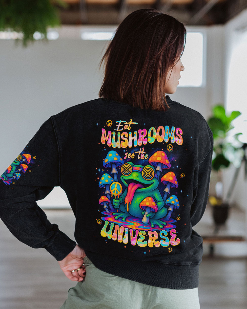 EAT MUSHROOMS SEE THE UNIVERSE FROG ALL OVER PRINT - TYPQ0306254