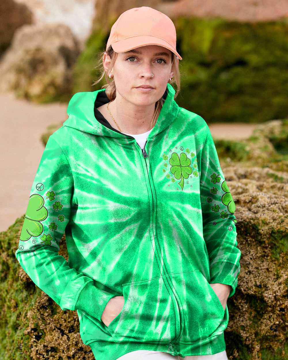LUCKY IN LOVE PATRICK'S DAY ALL OVER PRINT - TYPQ2701261