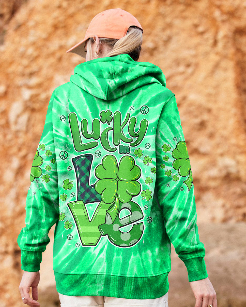 LUCKY IN LOVE PATRICK'S DAY ALL OVER PRINT - TYPQ2701261