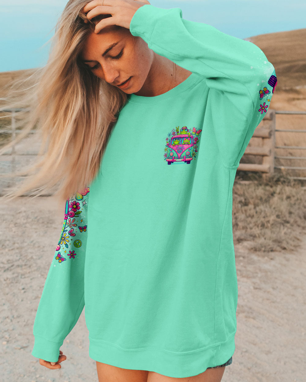 RUNNING AGAINST THE WIND BUS FROG ALL OVER PRINT - TLNO2211243