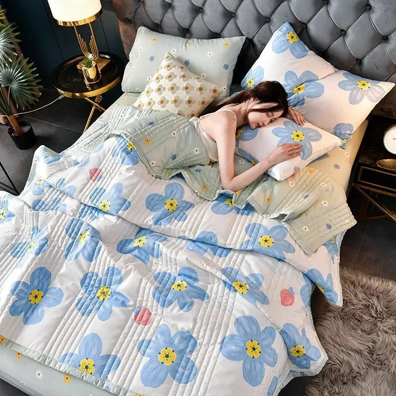 Blue Floral Strawberries Polyester Quilt Blanket Comforter Set
