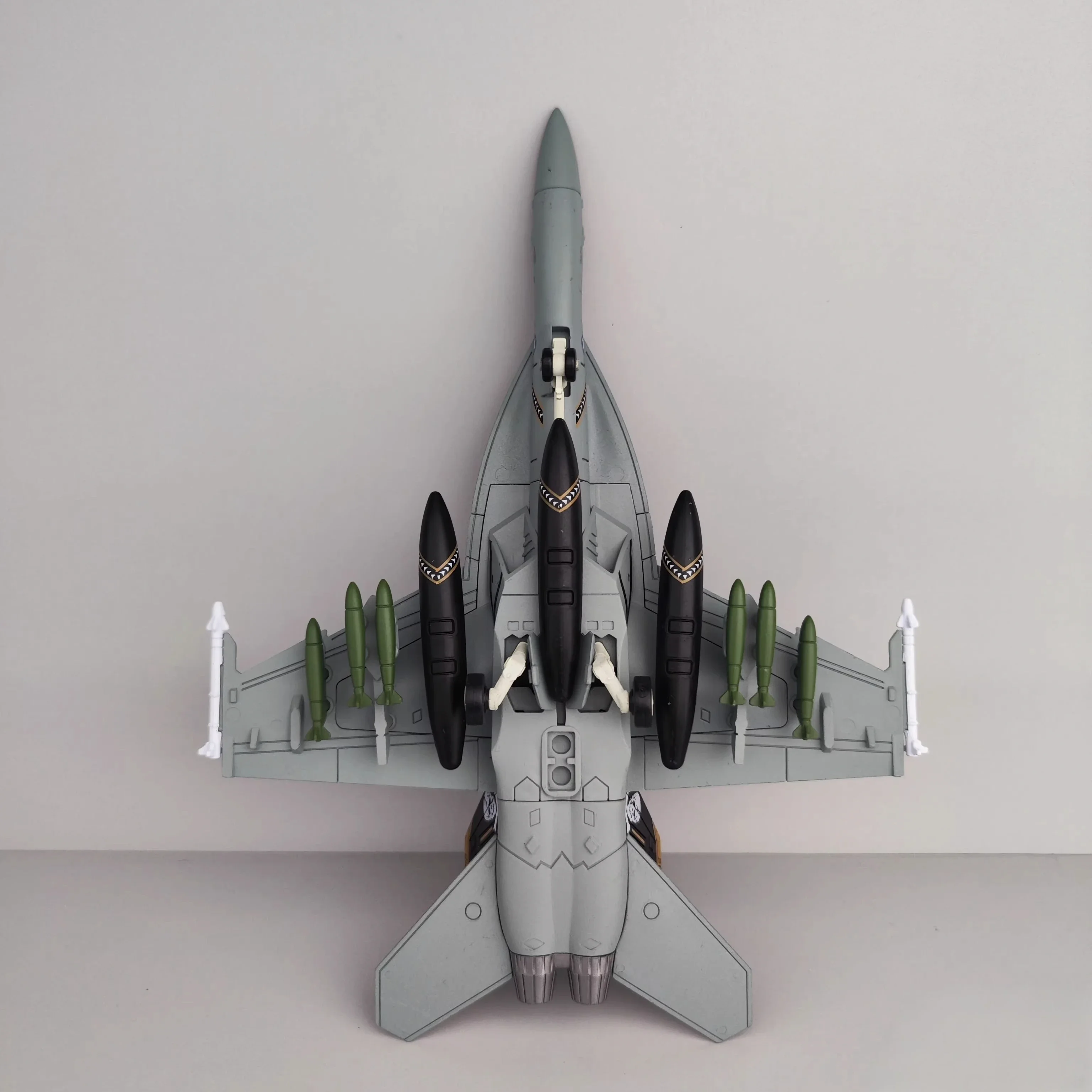 1:72 Scale Replica F18 FA-18 VF103 Grumman Tomcat Super Hornet F/A-18F Pirate Flag Fighter US Navy Plane Military Model-Leplay