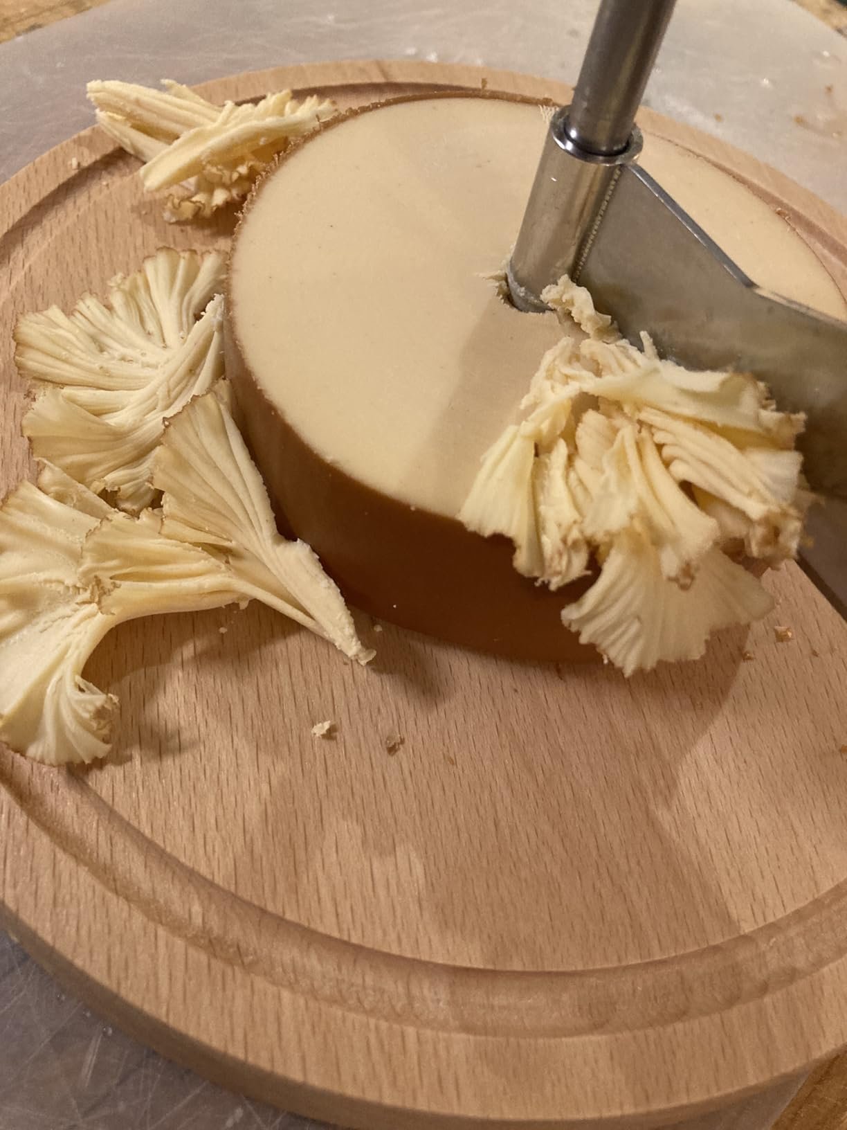 Nice cheese curler once you find the right cheese for it